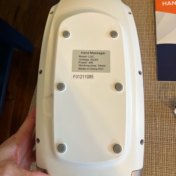 Lunix LX3 Hand Massager - Picture 4 of 4